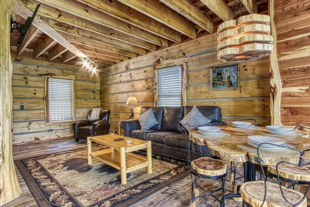 The Log Castle~Stunning Mountain Views~Hot Tub Βίλα Sevierville Εξωτερικό φωτογραφία