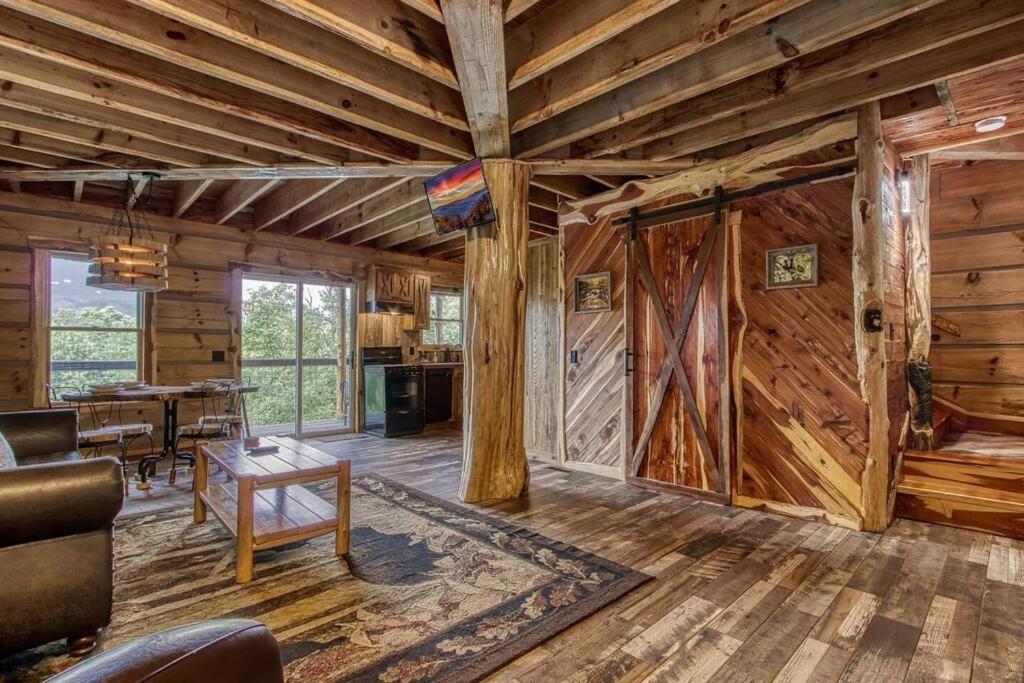 The Log Castle~Stunning Mountain Views~Hot Tub Βίλα Sevierville Εξωτερικό φωτογραφία