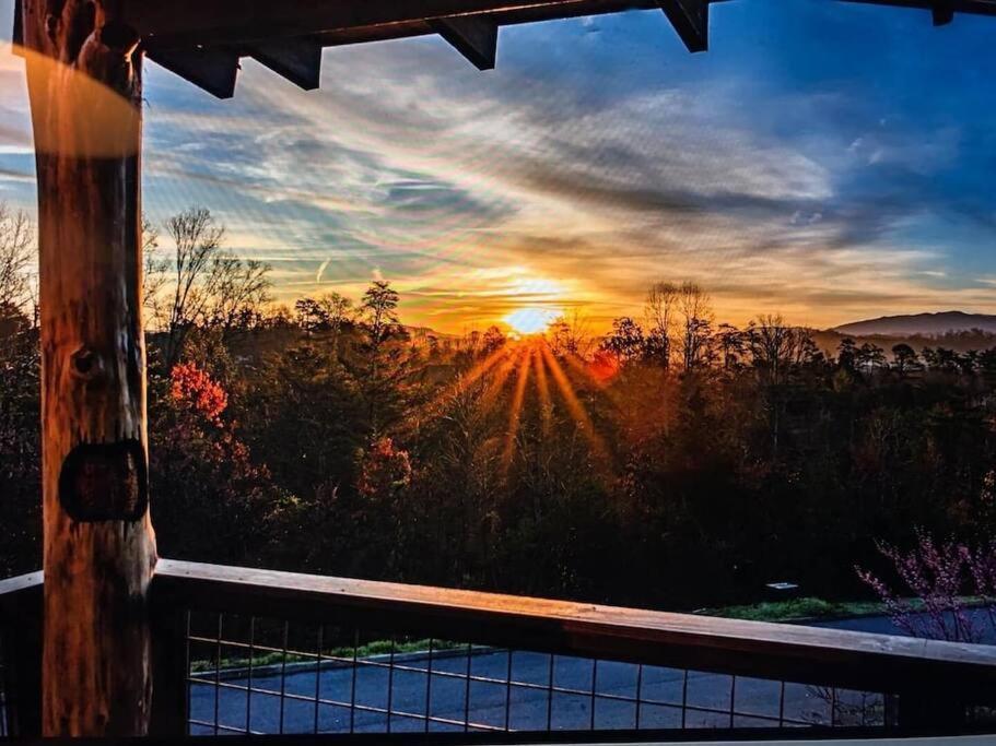 The Log Castle~Stunning Mountain Views~Hot Tub Βίλα Sevierville Εξωτερικό φωτογραφία