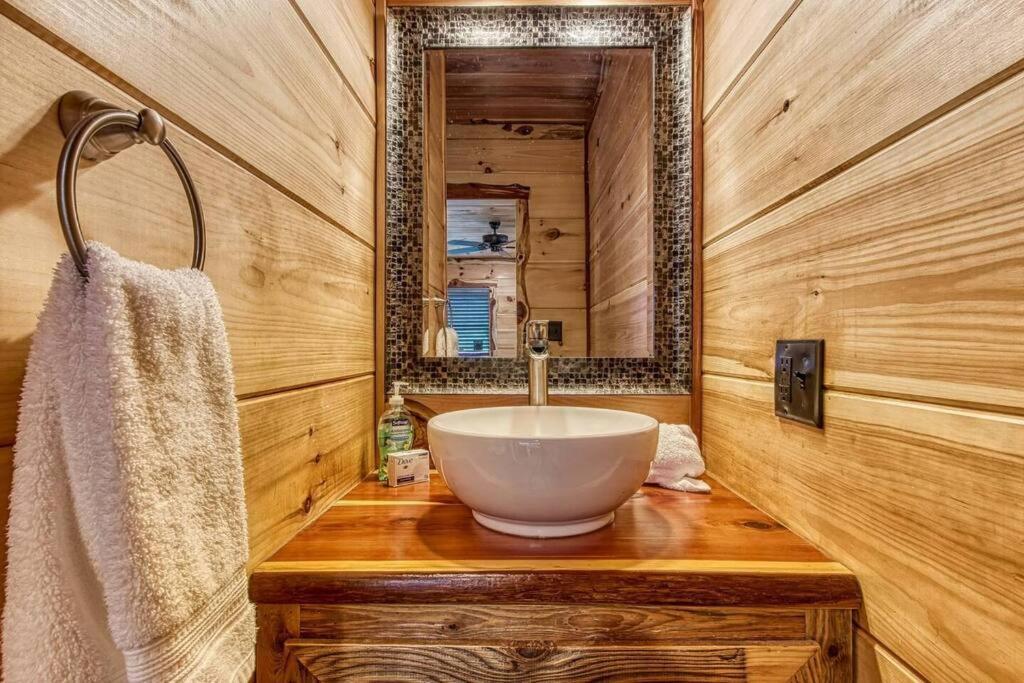 The Log Castle~Stunning Mountain Views~Hot Tub Βίλα Sevierville Εξωτερικό φωτογραφία