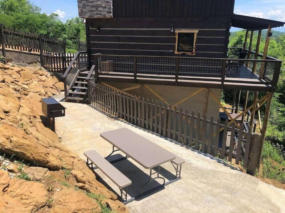 The Log Castle~Stunning Mountain Views~Hot Tub Βίλα Sevierville Εξωτερικό φωτογραφία